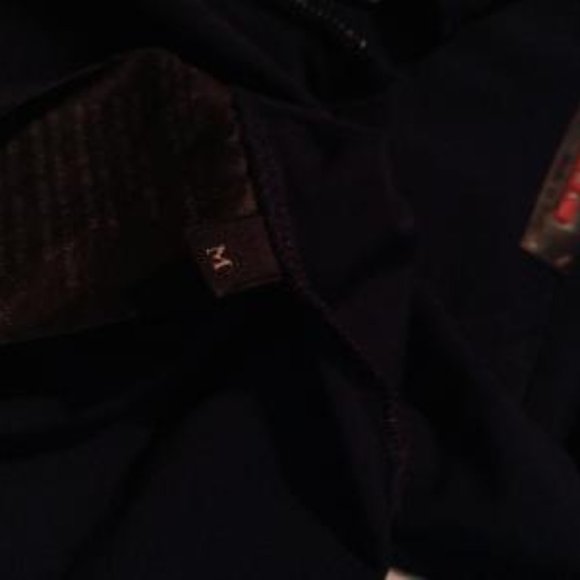 Prada - Picture 5 of 5